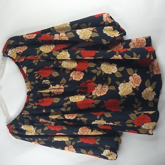 MPH Collections Floral Blouse Size: Large - Picture 1 of 7